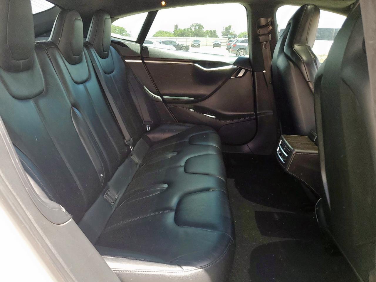 2015 Tesla Model S VIN: 5YJSA1E18FF114433 Lot: 64693325