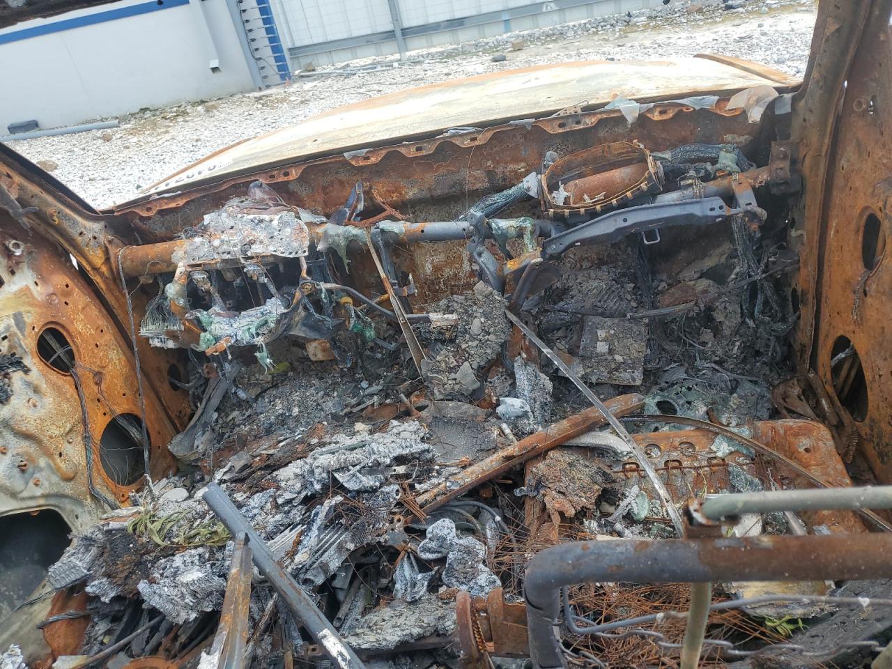 2002 Toyota Sequoia Limited VIN: 5TDBT48A62S087083 Lot: 64374185