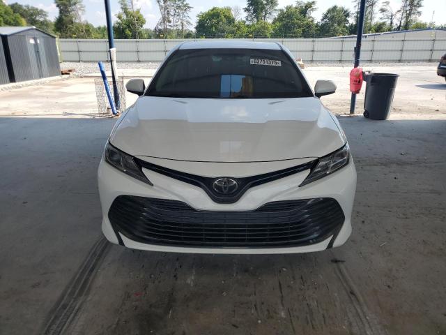  TOYOTA CAMRY 2018 Белы