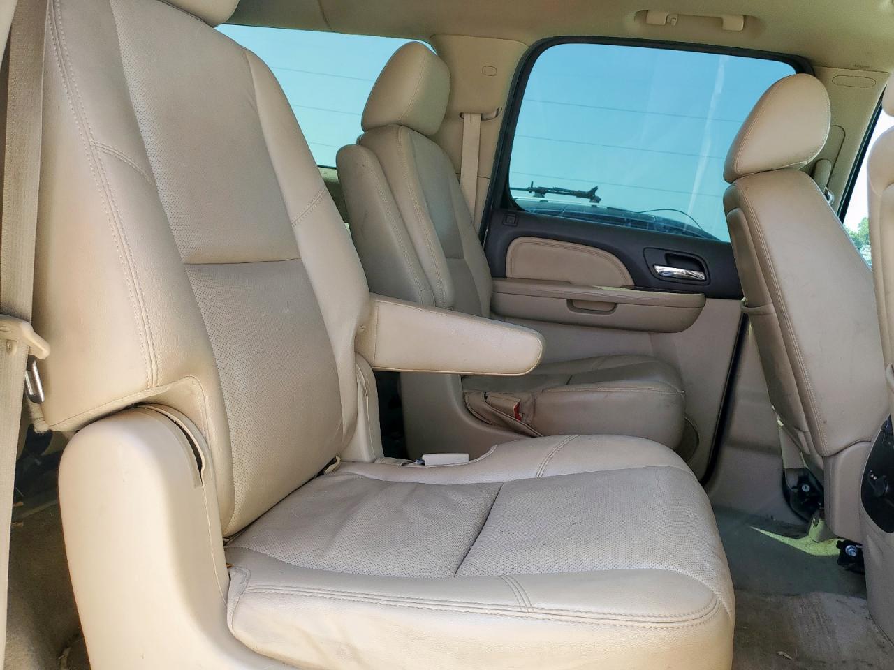 2011 GMC Yukon Xl Denali VIN: 1GKS1MEF6BR355834 Lot: 64033075
