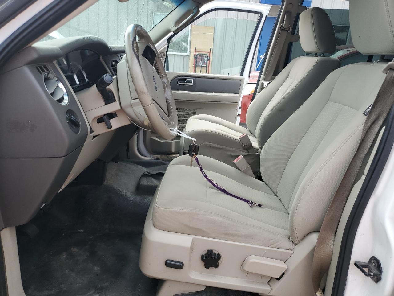 2010 Ford Expedition Xlt VIN: 1FMJU1G50AEB57107 Lot: 63098425