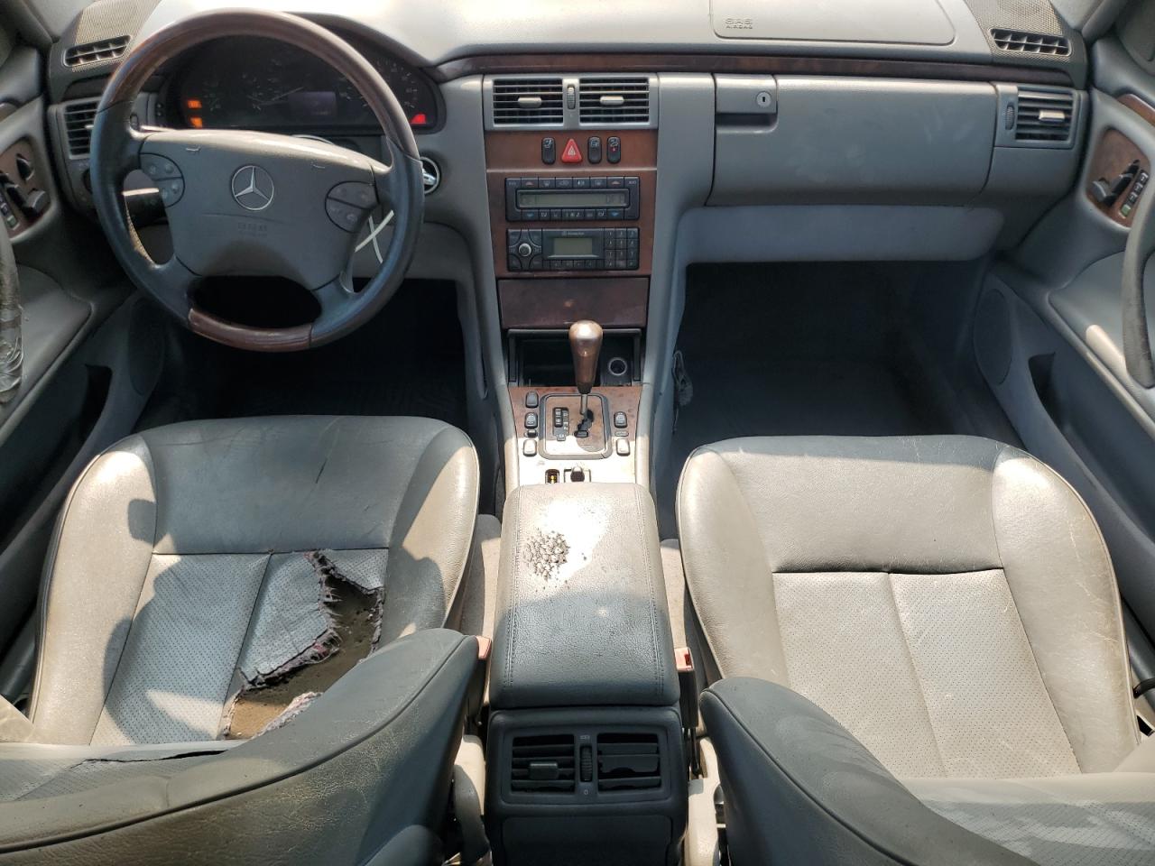 2000 Mercedes-Benz E 320 VIN: WDBJF65J8YB160696 Lot: 63019535