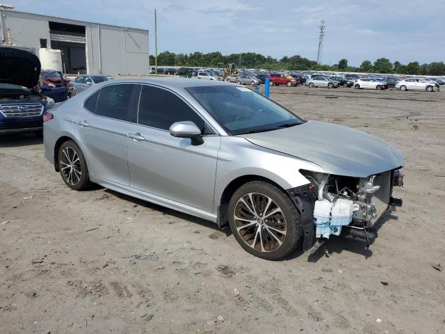  TOYOTA CAMRY 2019 Srebrny