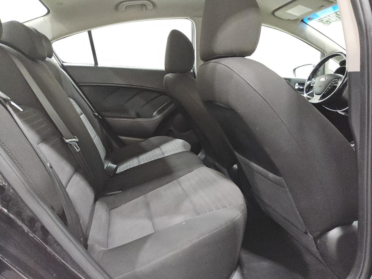 3kpfl4a72he129915 3KPFL4A72HE129915 2017 Kia Forte Lx
