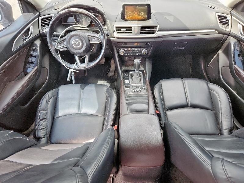  MAZDA 3 2017 Серебристый