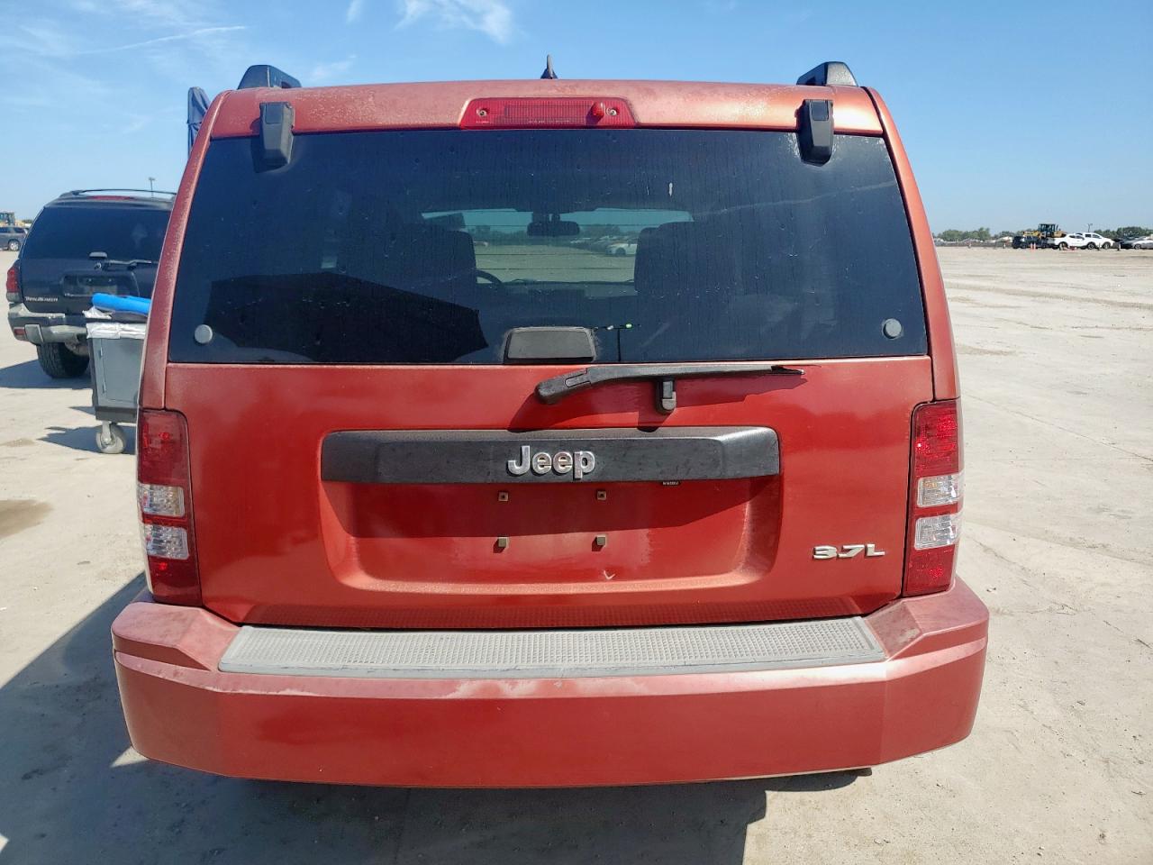 2008 Jeep Liberty Sport VIN: 1J8GP28K88W103583 Lot: 65743115