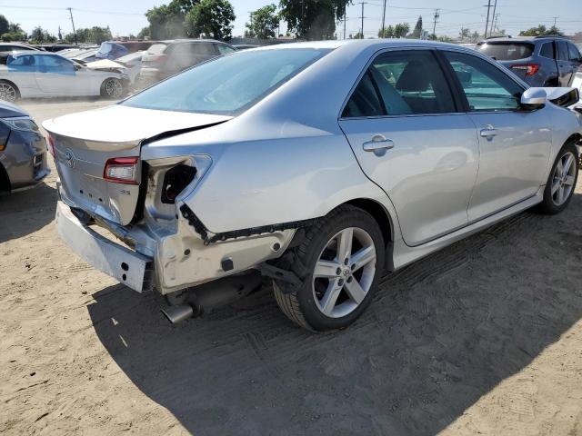  TOYOTA CAMRY 2014 Srebrny