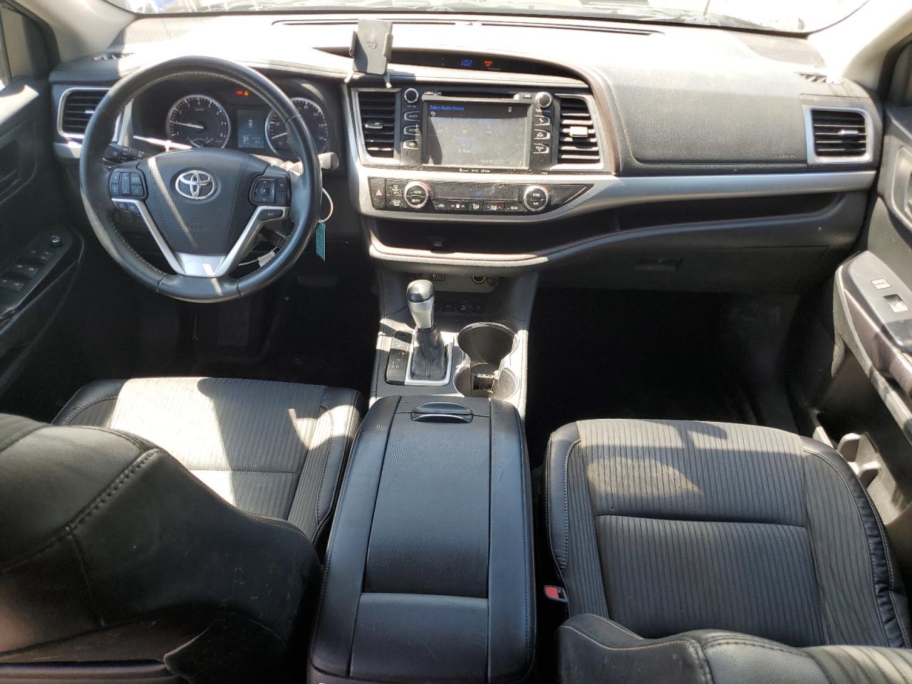 2016 Toyota Highlander Le VIN: 5TDBKRFH2GS323378 Lot: 64506135