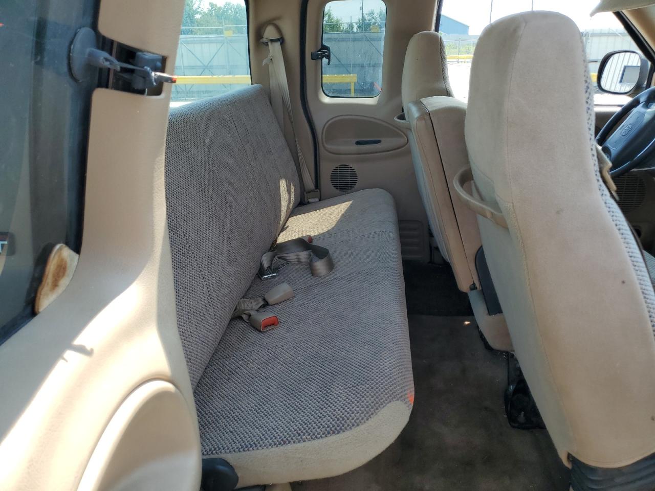 2000 Dodge Ram 1500 VIN: 3B7HF13ZXYM215797 Lot: 66374925