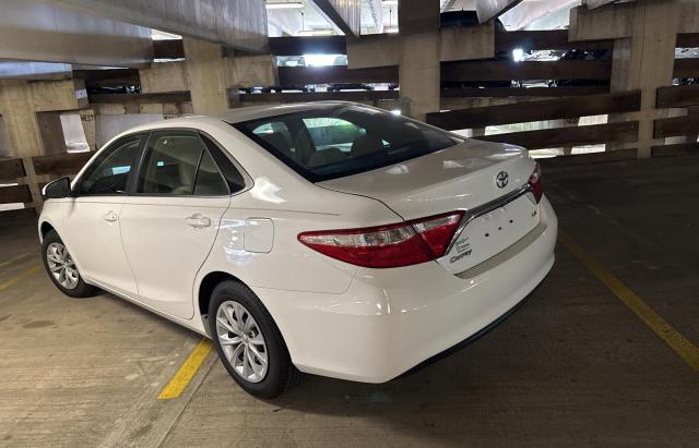 Sedans TOYOTA CAMRY 2017 Biały