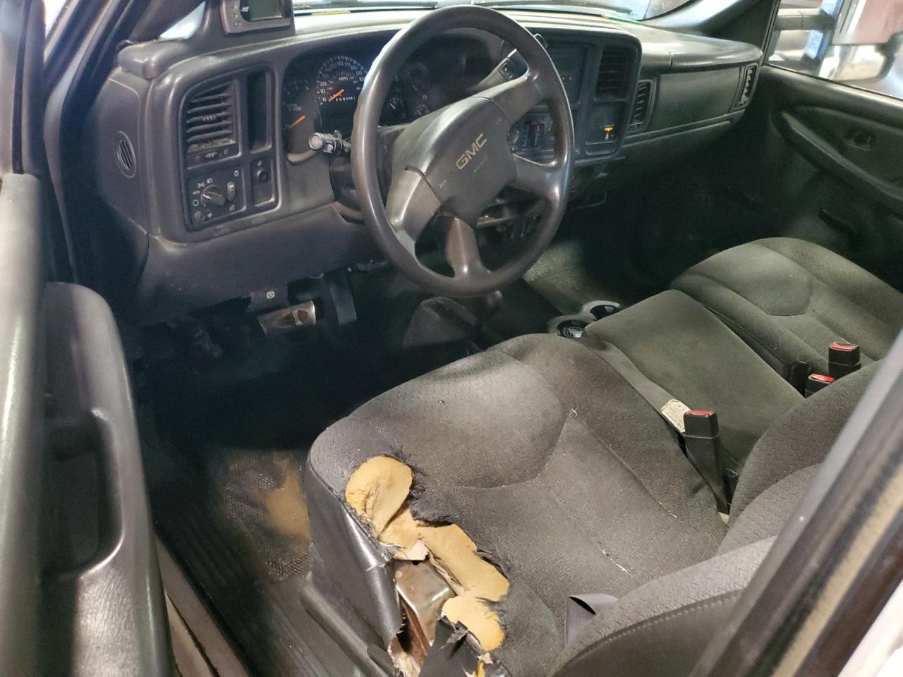 2006 GMC Sierra K2500 Heavy Duty VIN: 1GTHK24236E117877 Lot: 61779755