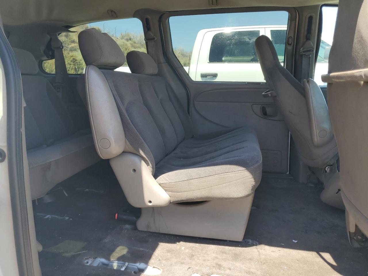 2001 Dodge Grand Caravan Se VIN: 1B4GP24381B252589 Lot: 64830425