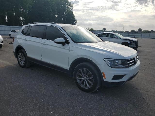  VOLKSWAGEN TIGUAN 2018 Белы