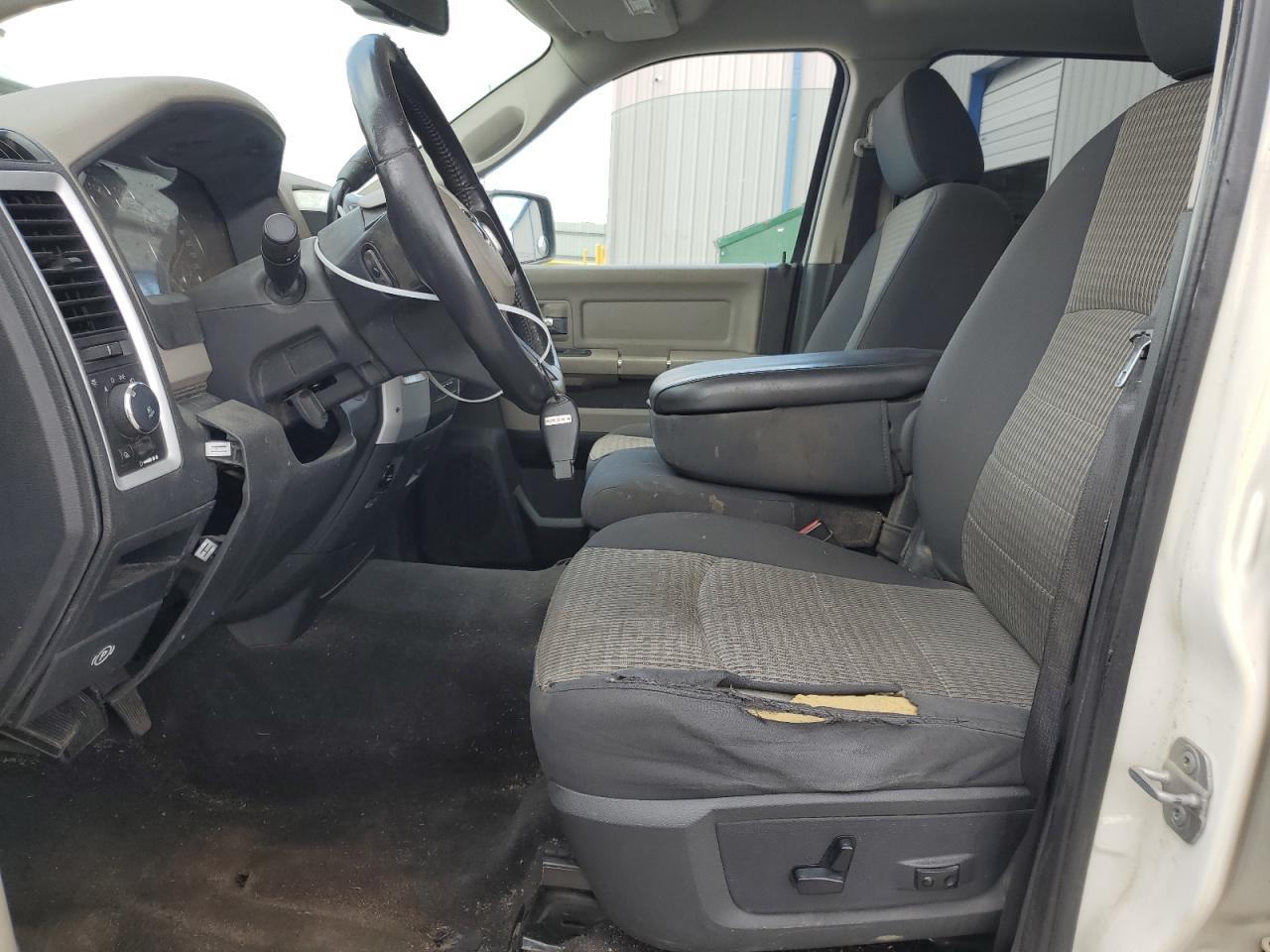 2009 Dodge Ram 1500 VIN: 1D3HV13TX9S703033 Lot: 64755345