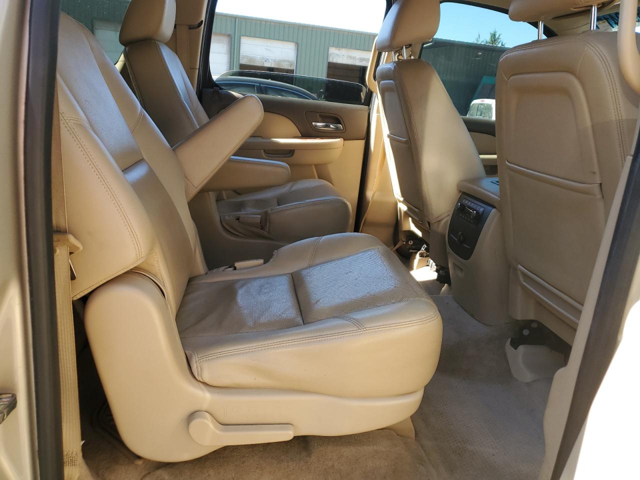 1gnskke75er101890 1GNSKKE75ER101890 2014 Chevrolet Suburban K1500 Ltz