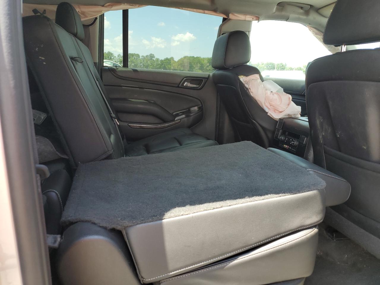 2015 Chevrolet Suburban C1500 Lt VIN: 1GNSCJKC9FR307997 Lot: 65437545