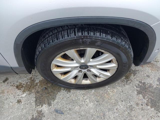 2010 VOLKSWAGEN TIGUAN SE