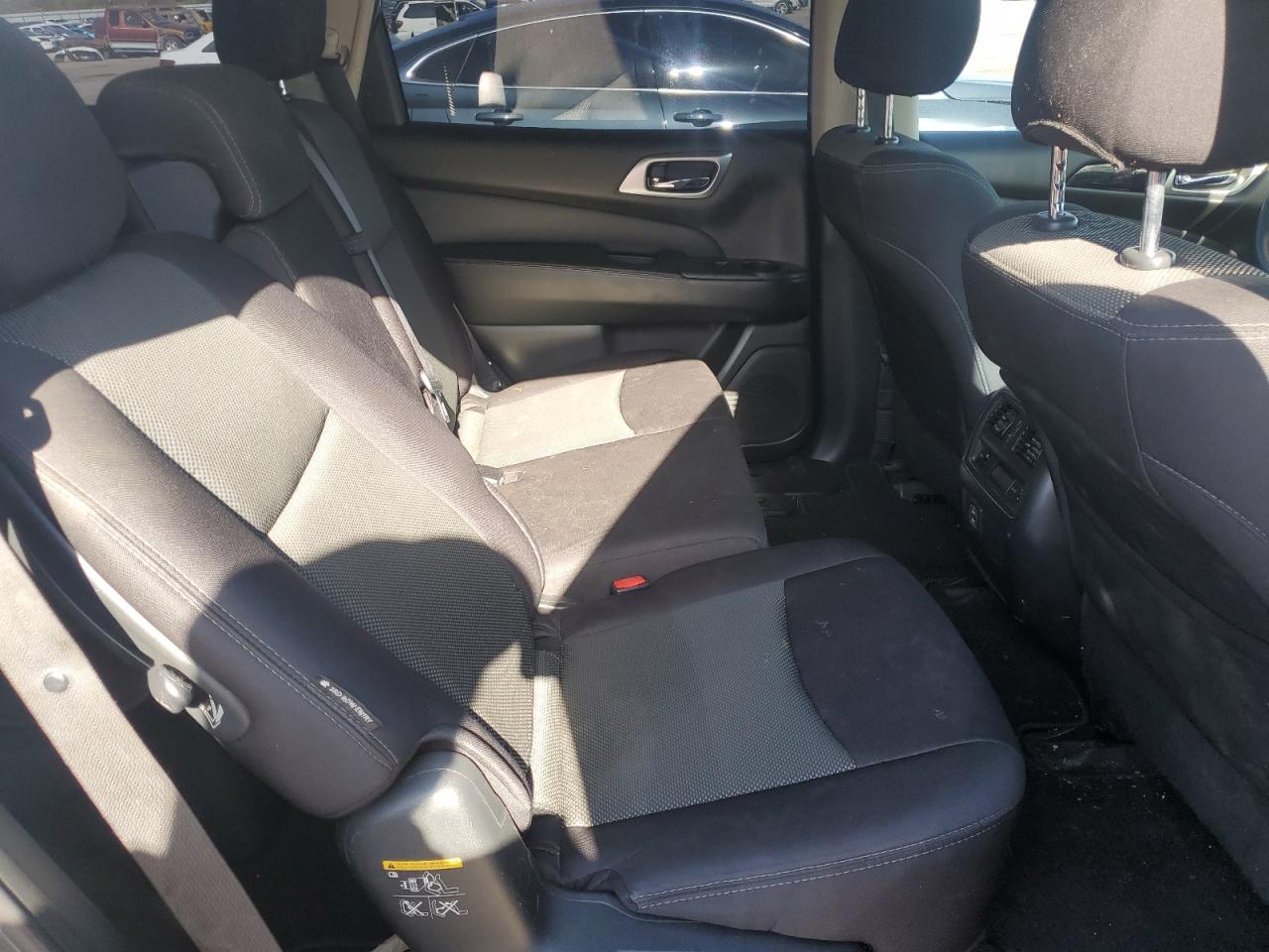 2018 Nissan Pathfinder S VIN: 5N1DR2MN7JC664705 Lot: 63347435