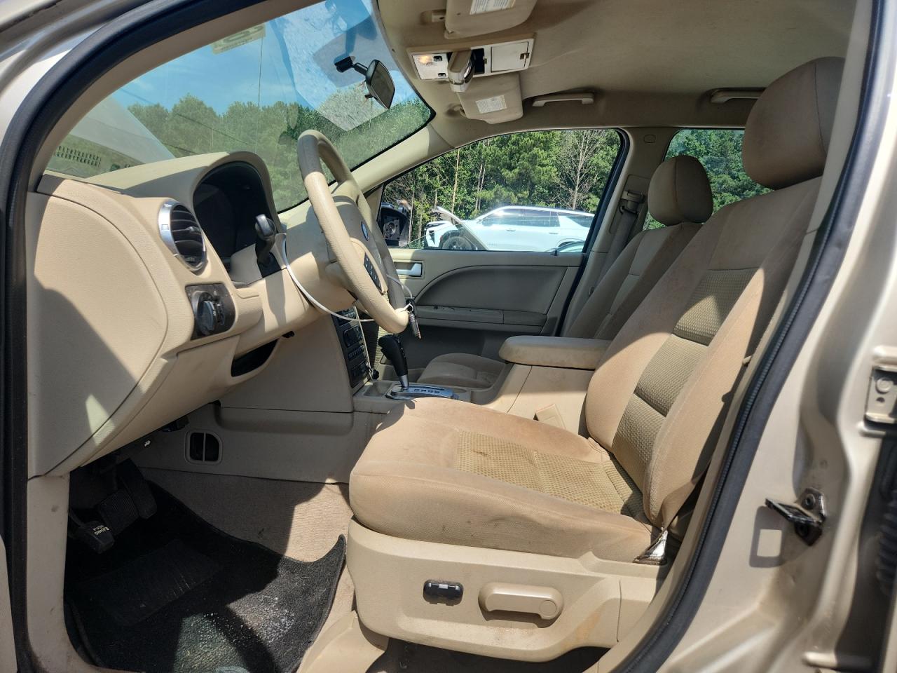 2005 Ford Freestyle Se VIN: 1FMZK01115GA68925 Lot: 63579865
