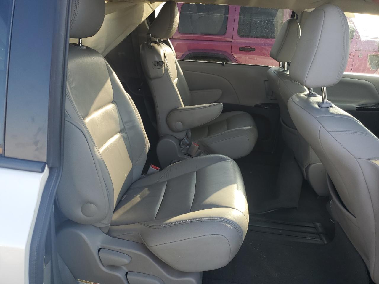 5tdyk3dc2fs642468 5TDYK3DC2FS642468 2015 Toyota Sienna Xle