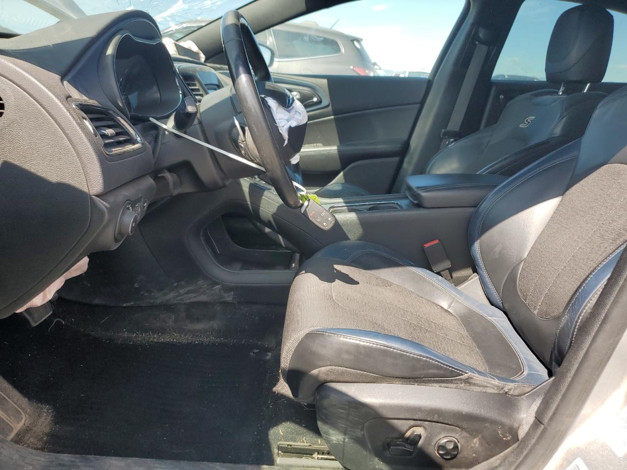 2015 Chrysler 200 S VIN: 1C3CCCDGXFN674038 Lot: 64838195