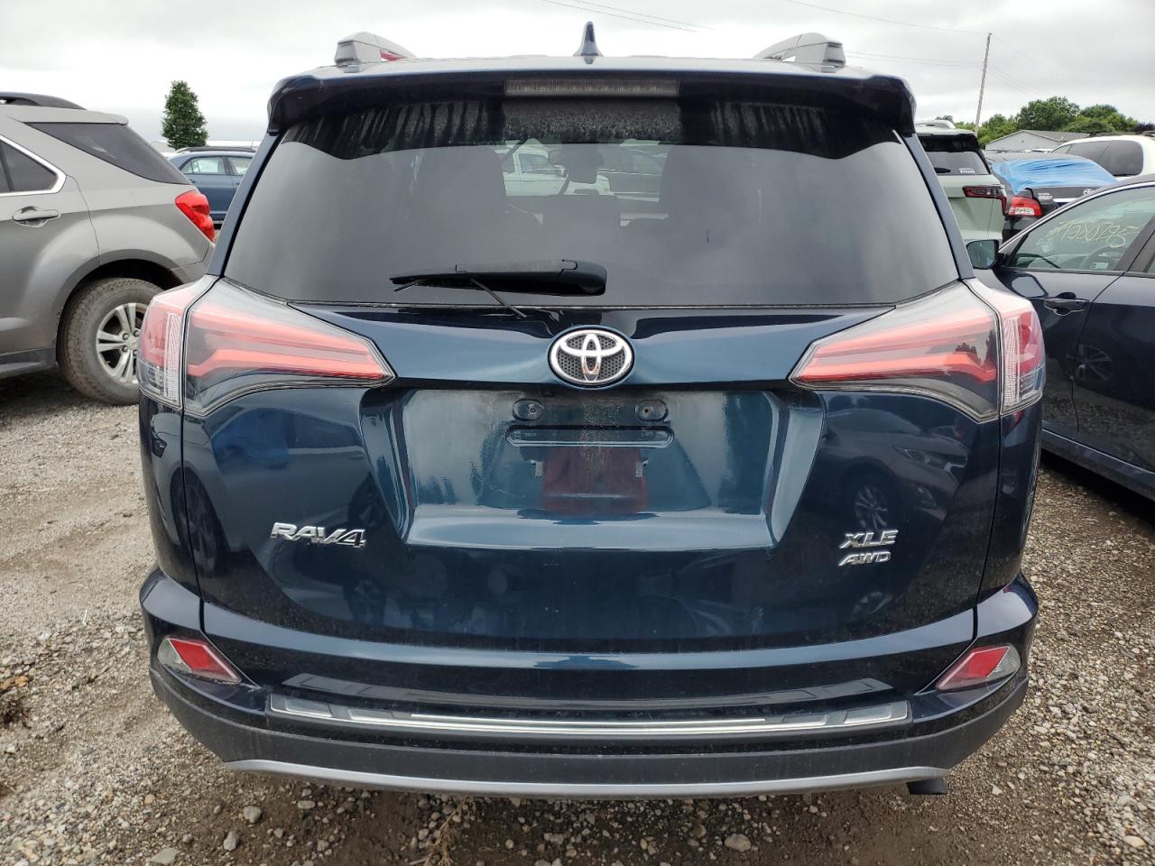 2017 Toyota Rav4 Xle VIN: 2T3RFREV0HW620563 Lot: 63049235