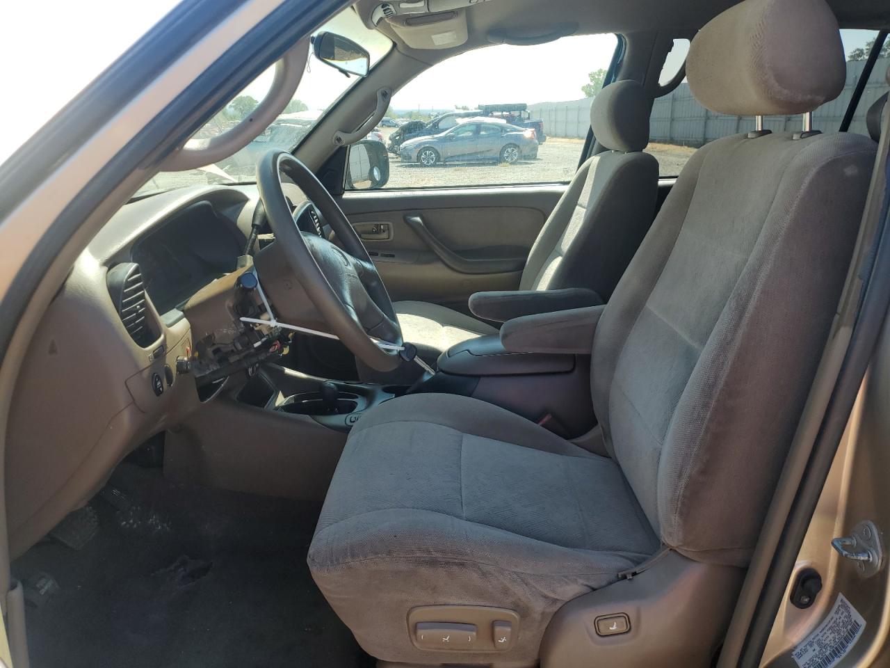 2002 Toyota Sequoia Sr5 VIN: 5TDBT44A32S067766 Lot: 64128245