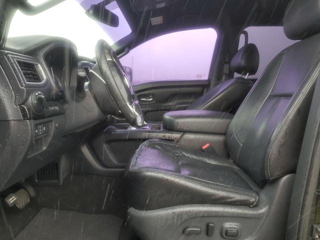  NISSAN TITAN 2018 Czarny