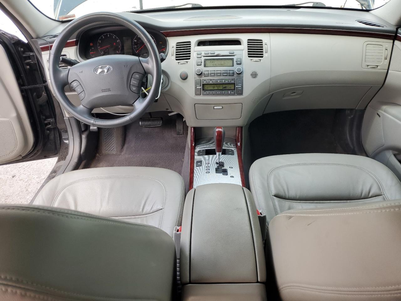 2008 Hyundai Azera Se VIN: KMHFC46F28A319776 Lot: 63757995