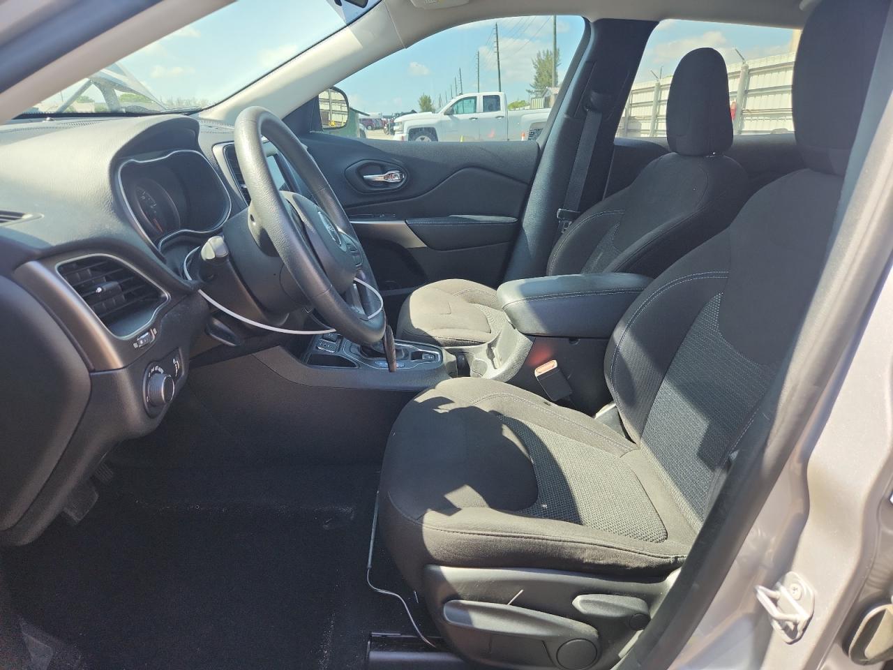 2020 Jeep Cherokee Latitude VIN: 1C4PJLCX5LD503414 Lot: 66838545