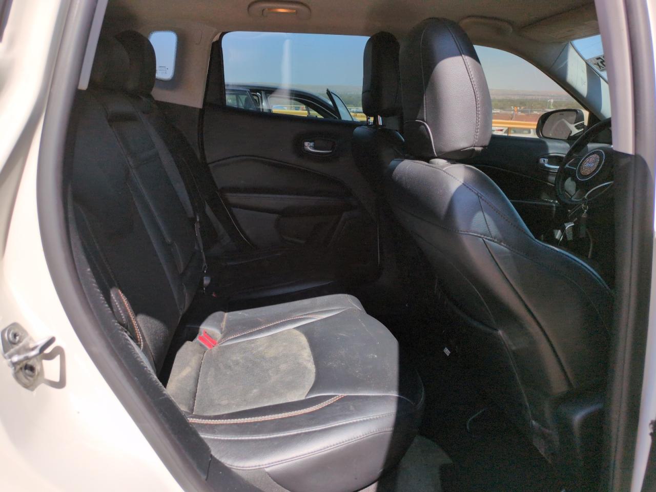 2018 Jeep Compass Latitude VIN: 3C4NJDBB0JT112259 Lot: 63433985