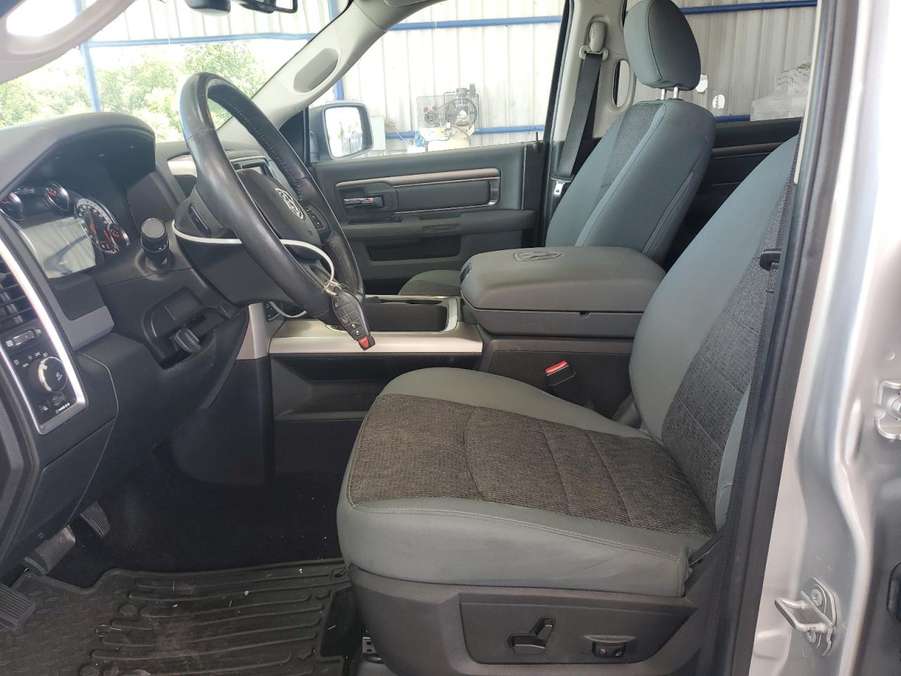 2017 Ram 1500 Slt VIN: 1C6RR7LG9HS828912 Lot: 65546185