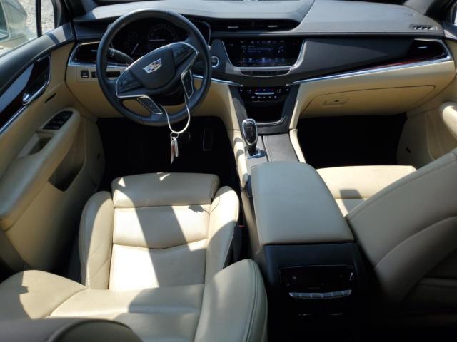  CADILLAC XT5 2017 Золотой