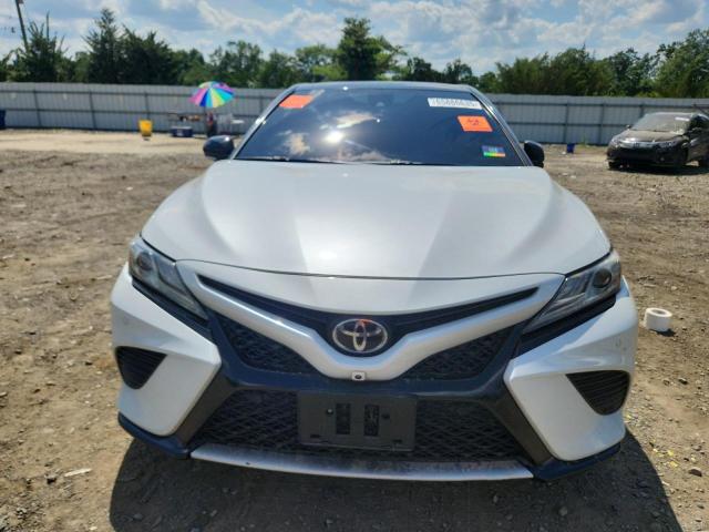  TOYOTA CAMRY 2019 Белы