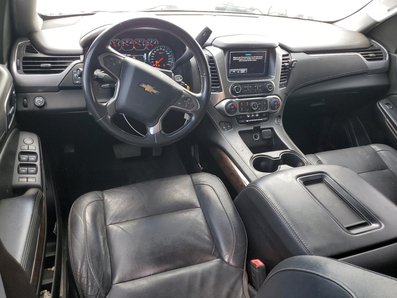 2019 Chevrolet Suburban C1500 Lt VIN: 1GNSCHKC1KR117310 Lot: 64401125