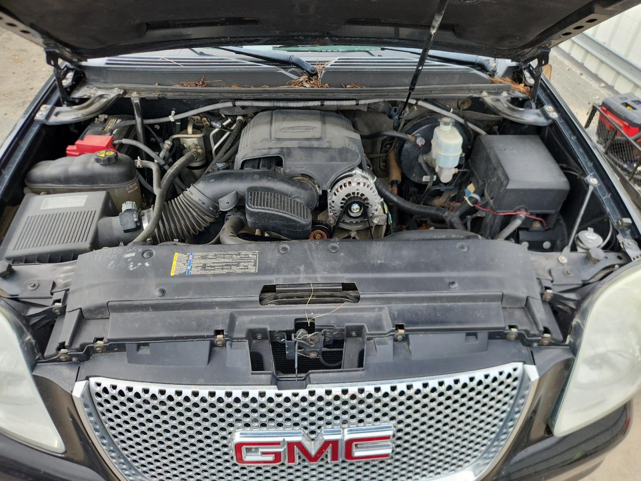2011 GMC Yukon Xl Denali VIN: 1GKS2MEF9BR165913 Lot: 62501115