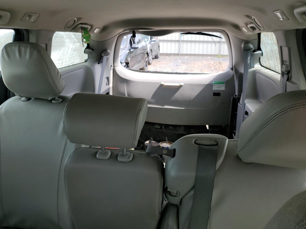 2015 Toyota Sienna VIN: 5TDZK3DC8FS570390 Lot: 65848945
