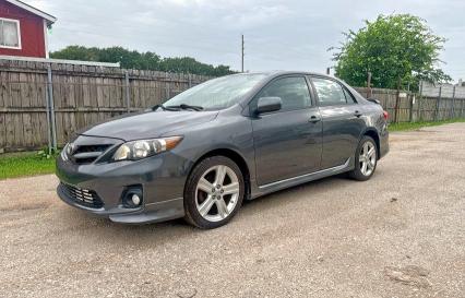 Седаны TOYOTA COROLLA 2013 Серый