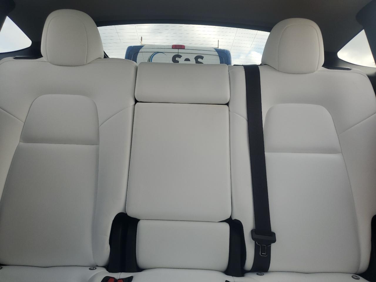 2024 Tesla Model Y VIN: 7SAYGDED8RF088976 Lot: 64036905
