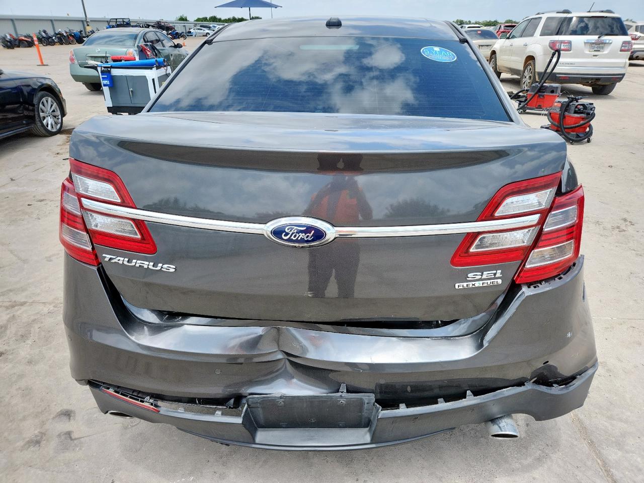 2015 Ford Taurus Sel VIN: 1FAHP2E86FG207670 Lot: 65063895