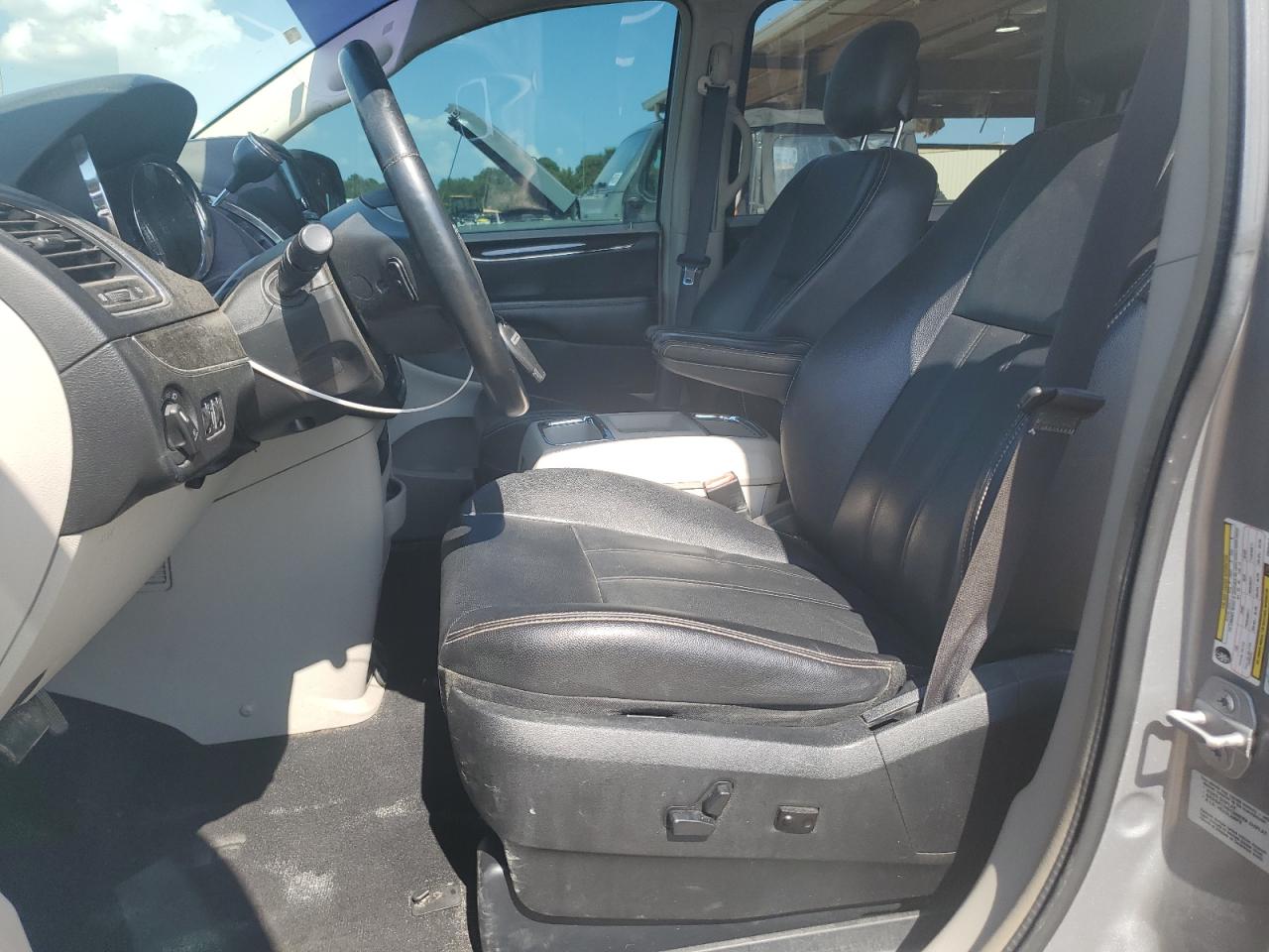 2015 Chrysler Town & Country Touring VIN: 2C4RC1BG1FR564916 Lot: 64657985