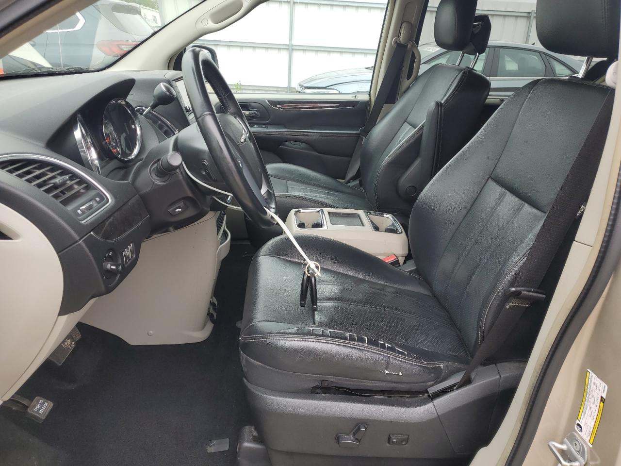 2013 Chrysler Town & Country Touring L VIN: 2C4RC1CG4DR530996 Lot: 64954055