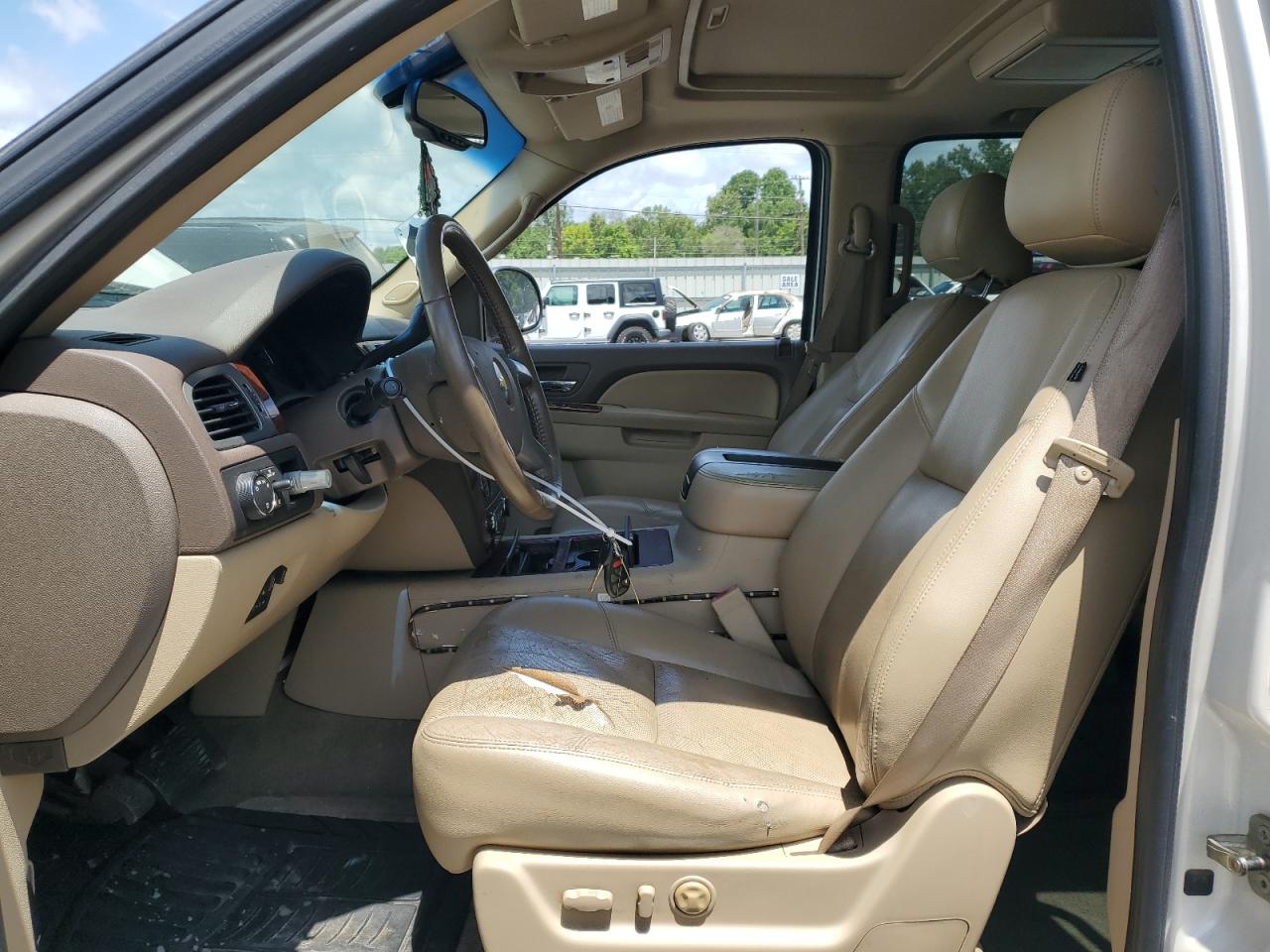 2011 Chevrolet Suburban C1500 Ltz VIN: 1GNSCKE09BR142860 Lot: 63600755