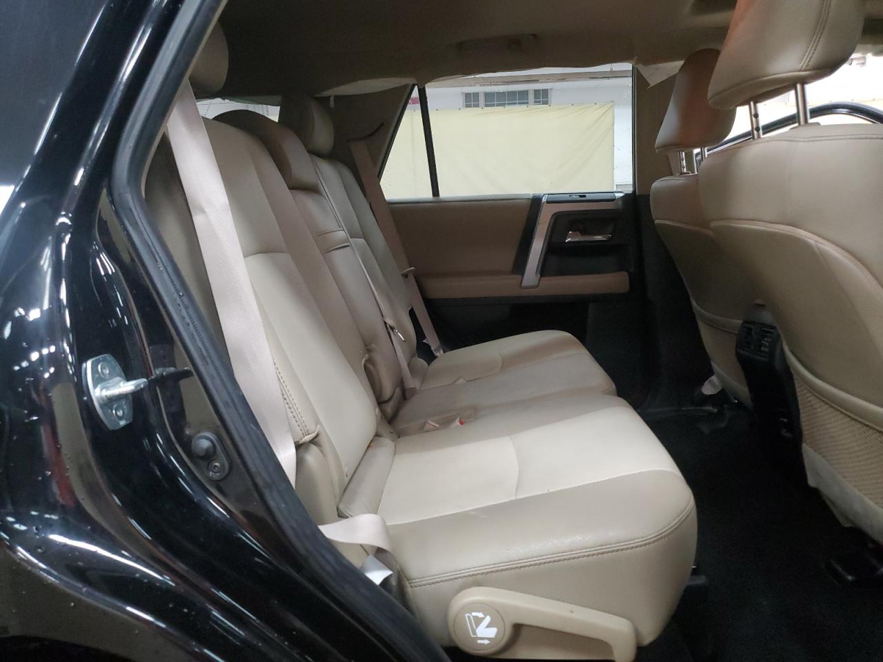 2019 Toyota 4Runner Sr5/Sr5 Premium VIN: JTEBU5JR2K5619966 Lot: 63084615