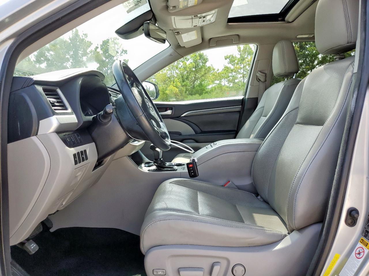 2017 Toyota Highlander Limited VIN: 5TDYZRFH7HS227057 Lot: 62647515