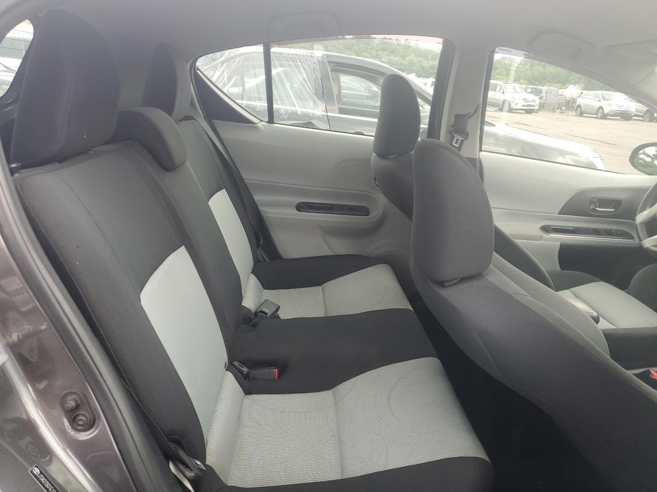 2014 Toyota Prius C VIN: JTDKDTB31E1083719 Lot: 65768975