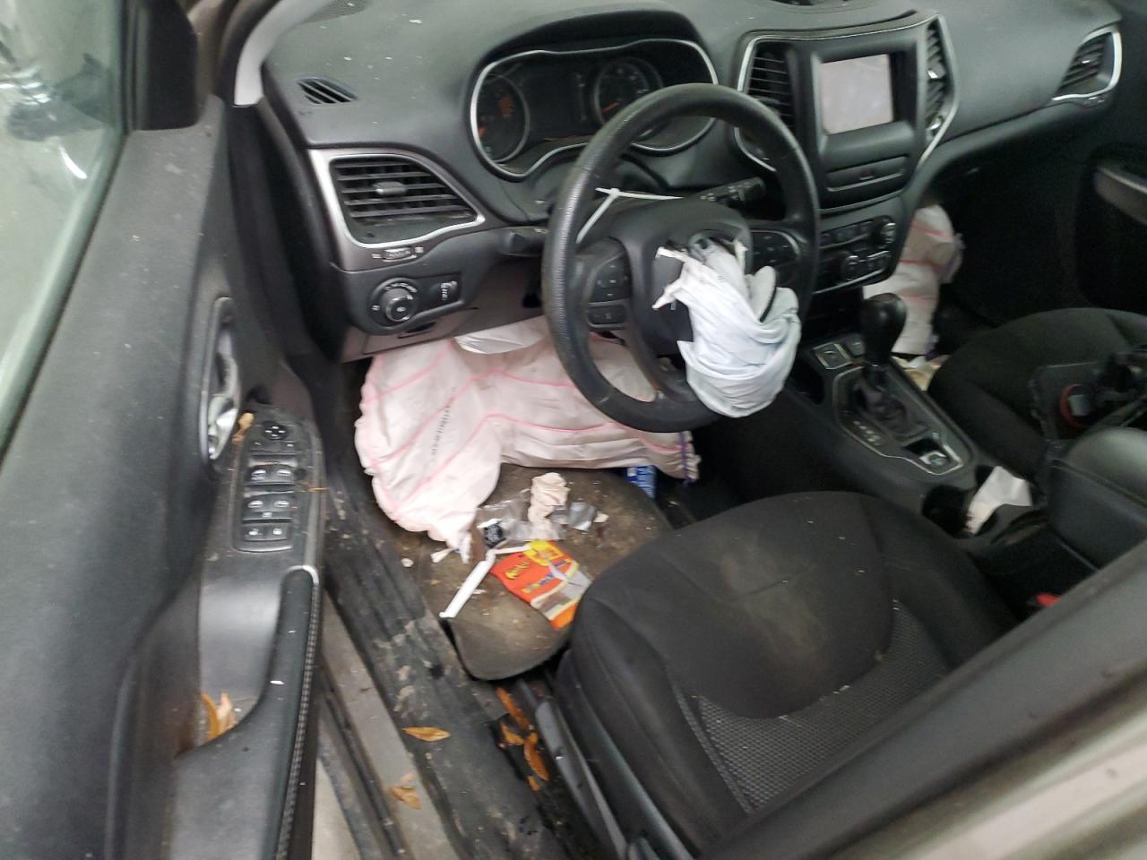 2019 Jeep Cherokee Latitude VIN: 1C4PJLCB2KD313539 Lot: 65921535