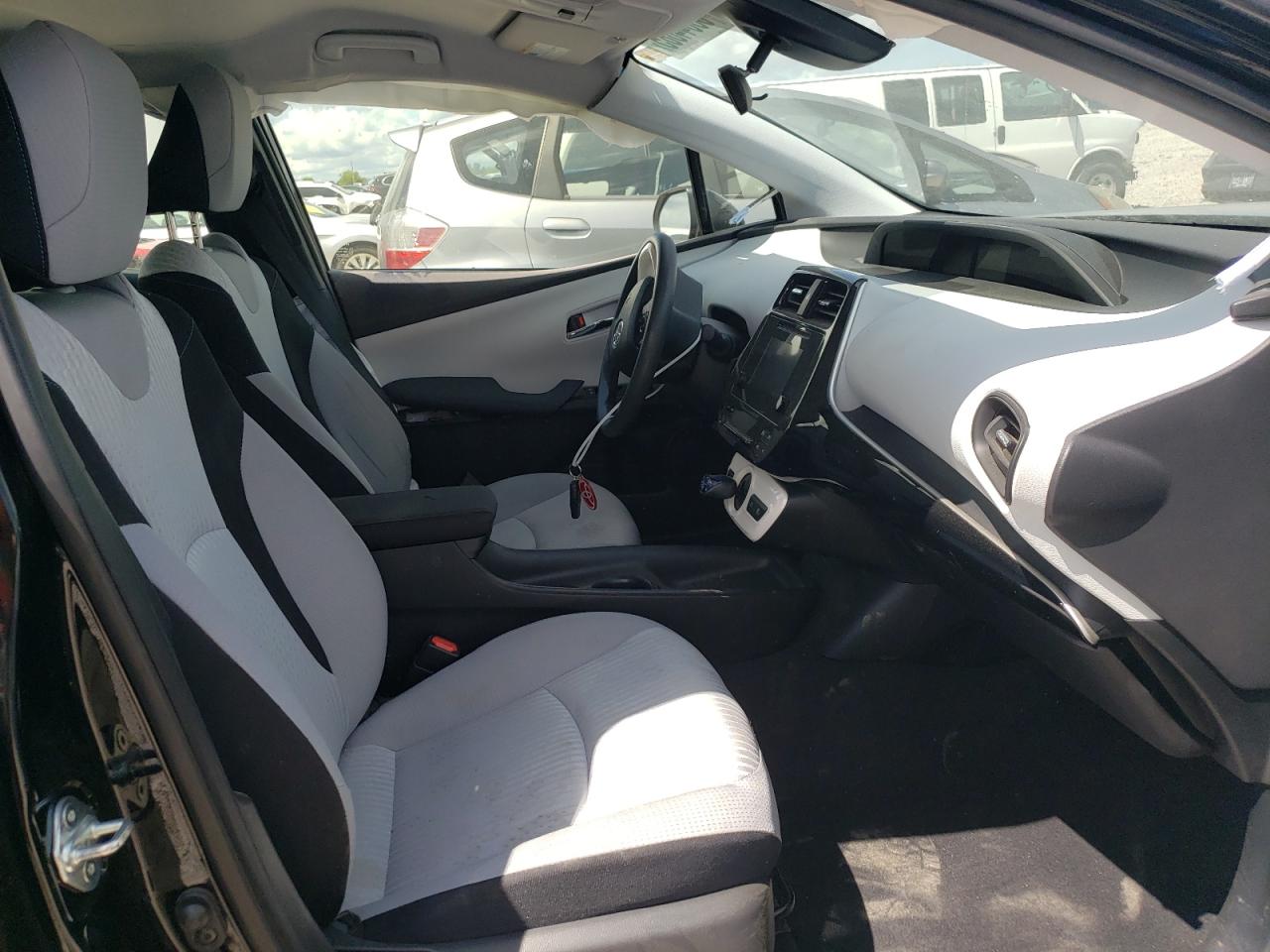 2018 Toyota Prius VIN: JTDKBRFUXJ3063463 Lot: 65644885