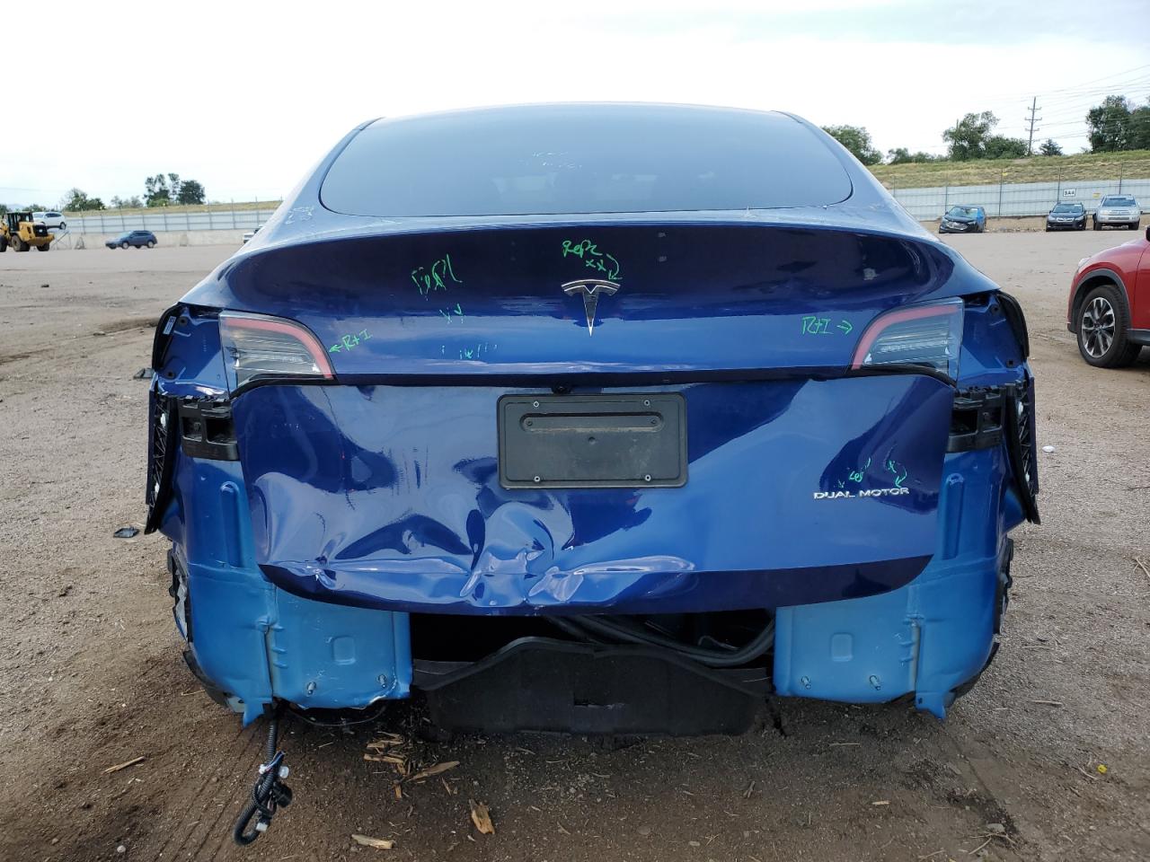 2024 Tesla Model Y VIN: 7SAYGDEE8RF165810 Lot: 66110225