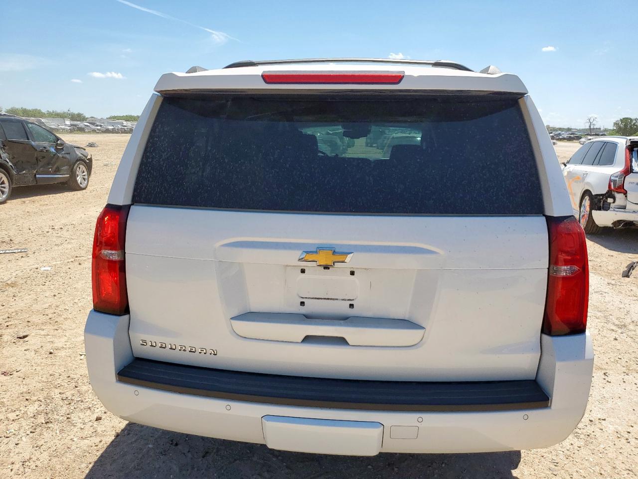 1gnschkc9hr391072 1GNSCHKC9HR391072 2017 Chevrolet Suburban C1500 Lt